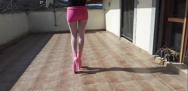  Laura on Heels amateur 2021. Walk outside in 8 inches heels